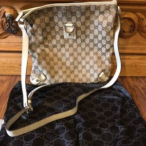 Authentic GUCCI crossbody messenger bag.